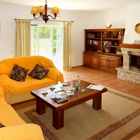 Sleeps 7 With Pool Air Con And Wifi Carrasqueiro