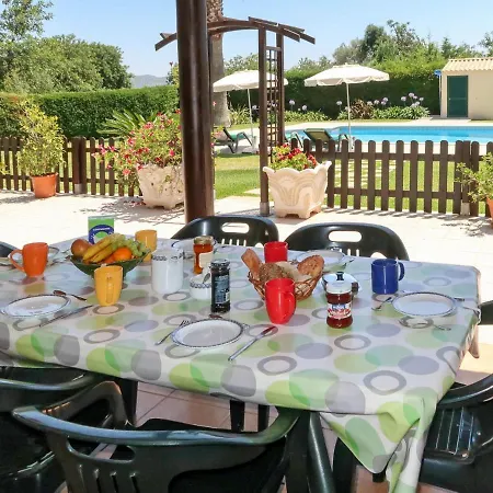 Villa Sleeps 7 With Pool Air Con And Wifi *