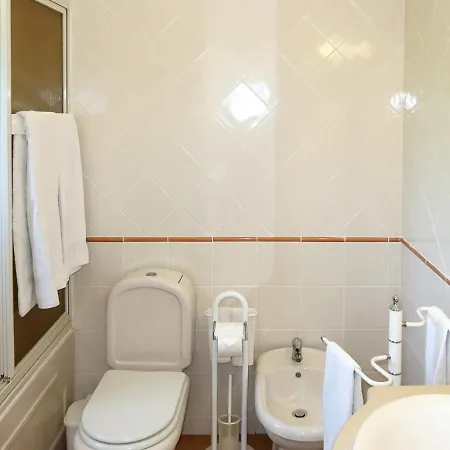 Villa Sleeps 7 With Pool Air Con And Wifi