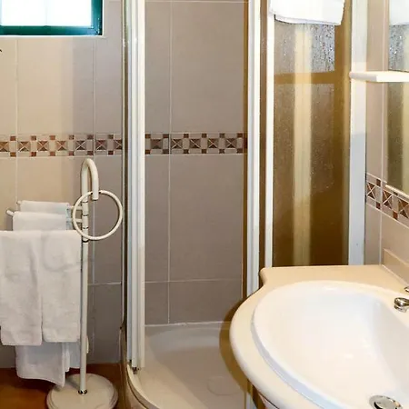 Sleeps 7 With Pool Air Con And Wifi * Carrasqueiro